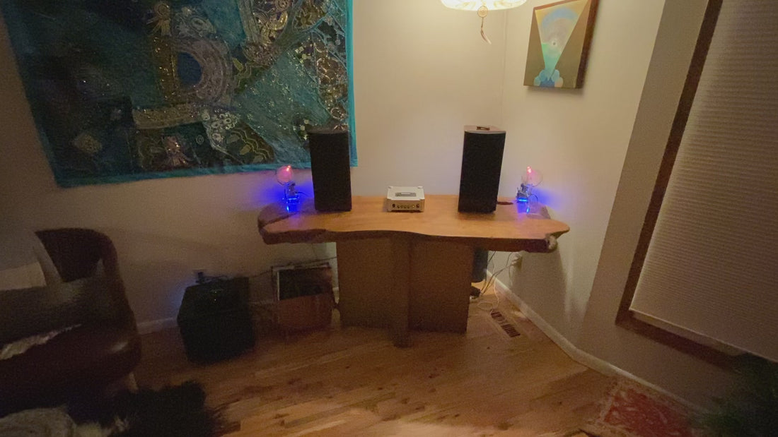 video of an in home stereo system hooked up to the Quantaphi